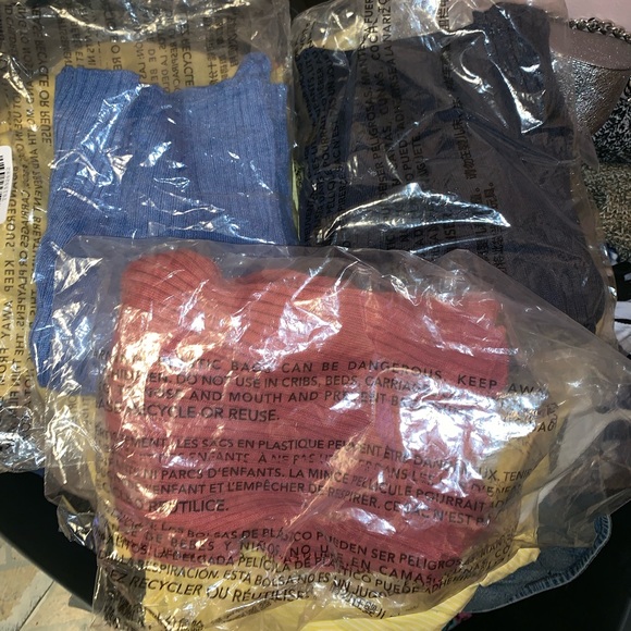 American Eagle CROPPED V-NECK PULLOVER SWEATER - Picture 7 of 7